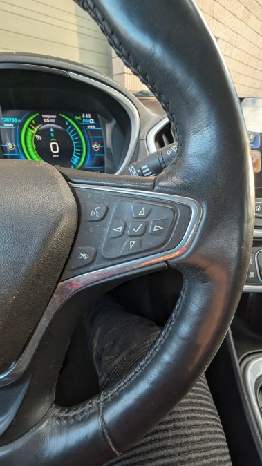 2016 Chevrolet Volt LT - Photo 27