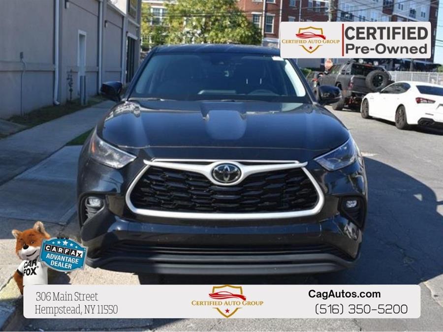 Midnight Black Metallic 2025 Toyota Highlander LE FWD SUV / Crossover Front-Wheel Drive Automatic