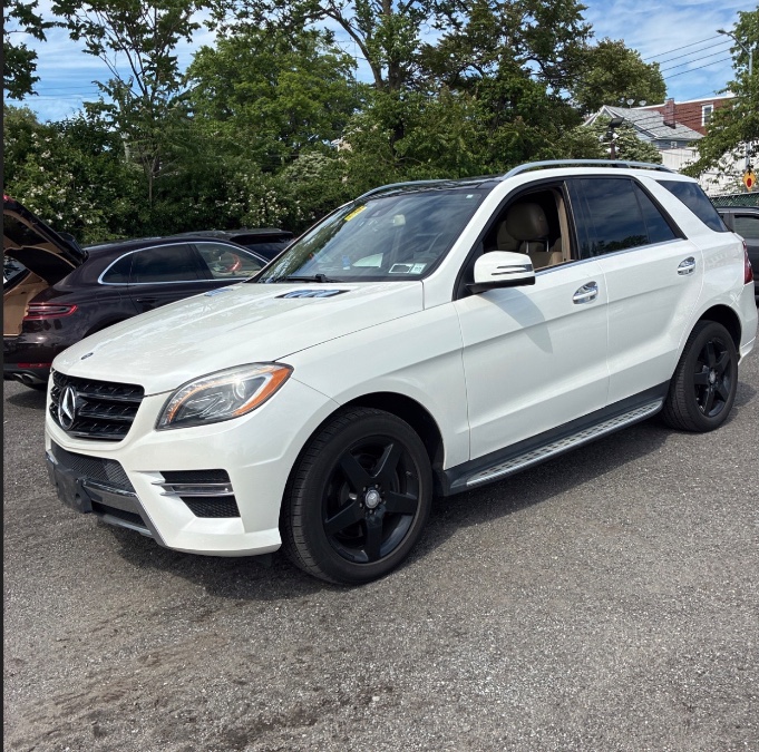 Polar White 2015 Mercedes-Benz M-Class ML 400 4MATIC SUV / Crossover All-Wheel Drive Automatic
