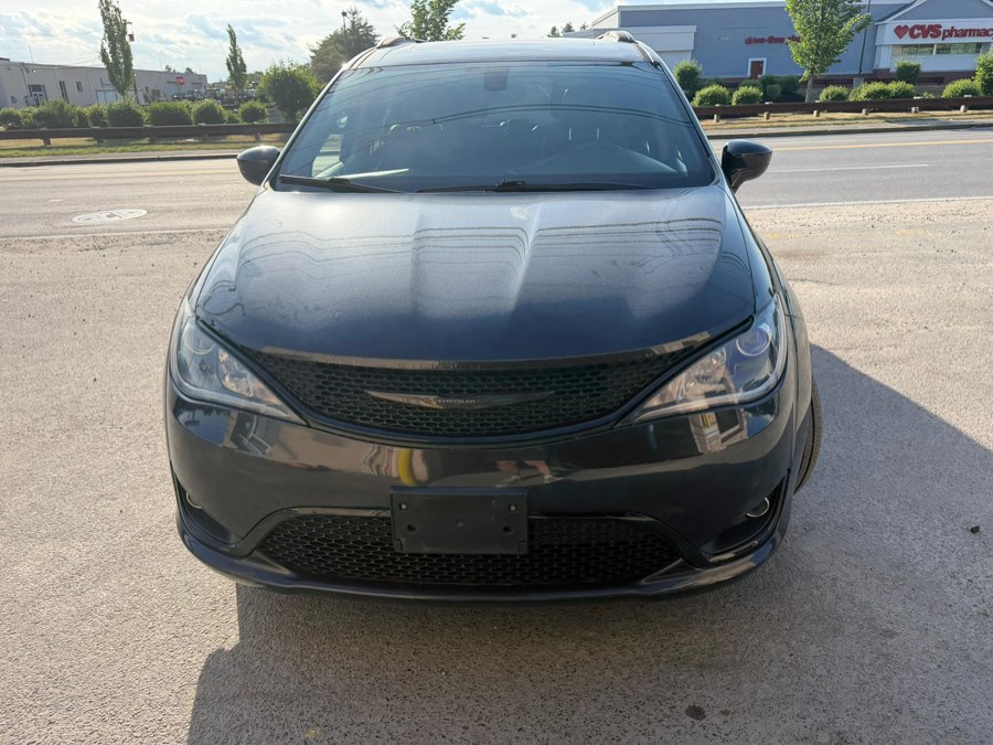 2019 Chrysler Pacifica Touring L Plus's photo