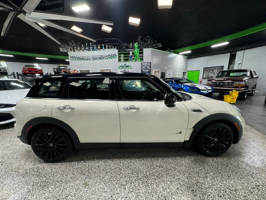 2019 MINI Clubman Cooper ALL4 Signature's photo