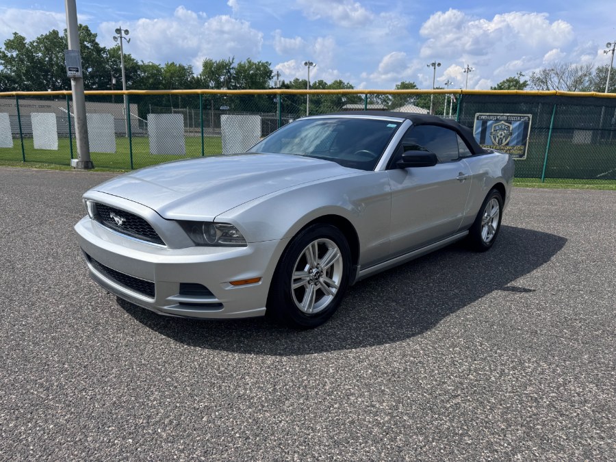 View vehicle photo 3