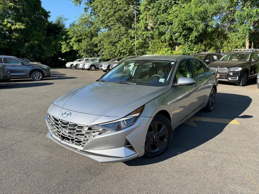 2023 Hyundai Elantra SEL FWD
