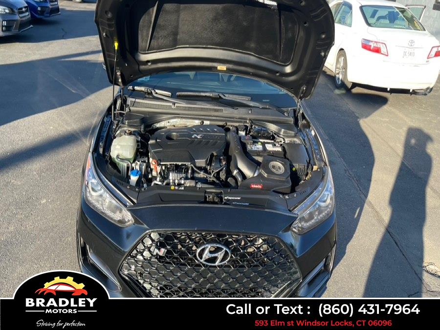 2020 Hyundai Veloster N - Photo 16