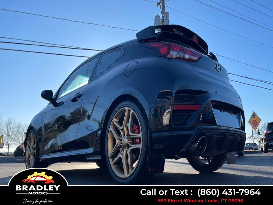 2020 Hyundai Veloster N - Photo 11