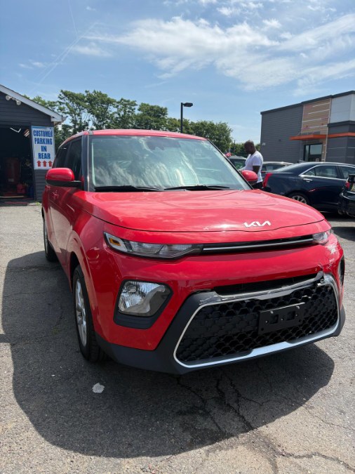 Red 2022 Kia Soul S FWD SUV / Crossover Front-Wheel Drive Automatic