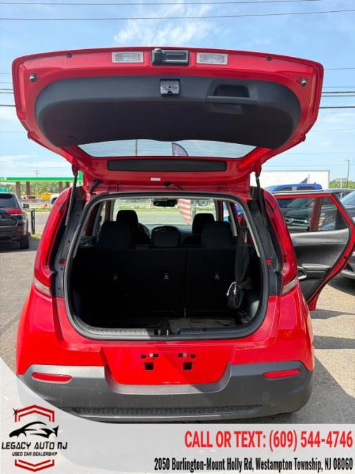 2022 Kia Soul LX - Photo 9