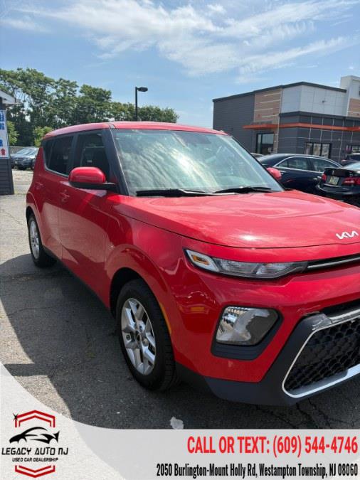 2022 Kia Soul LX - Photo 12