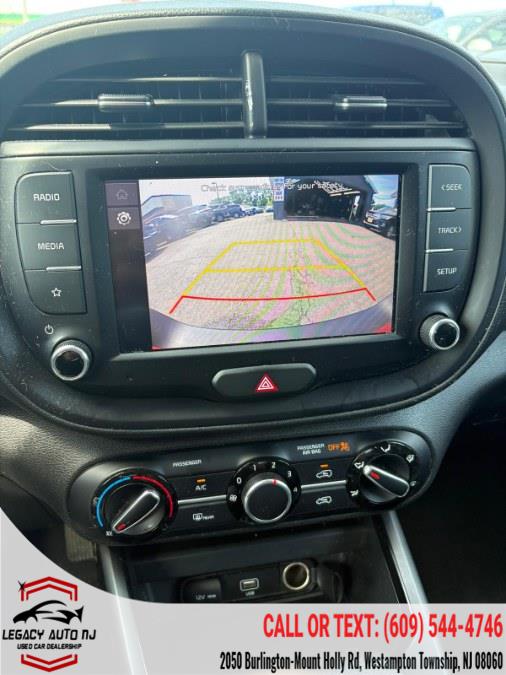 2022 Kia Soul LX - Photo 13