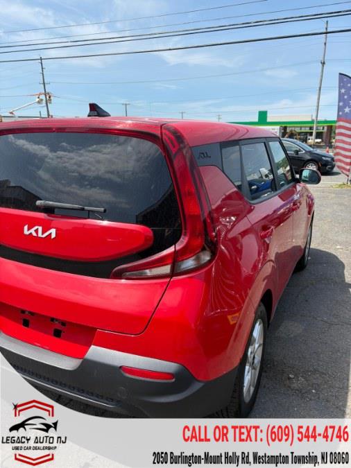 2022 Kia Soul LX - Photo 8