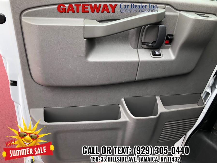 2019 Chevrolet Express Passenger LT - Photo 12