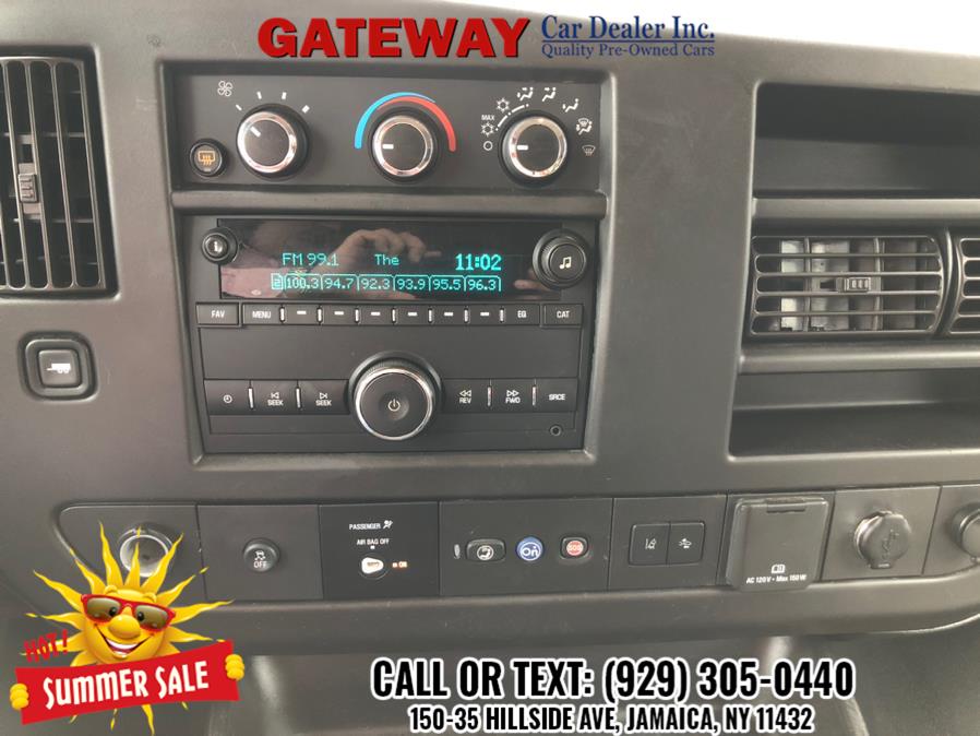 2019 Chevrolet Express Passenger LT - Photo 16