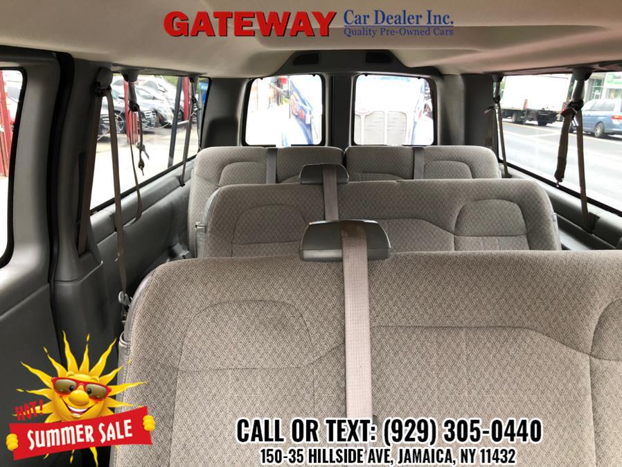 2019 Chevrolet Express Passenger LT - Photo 17