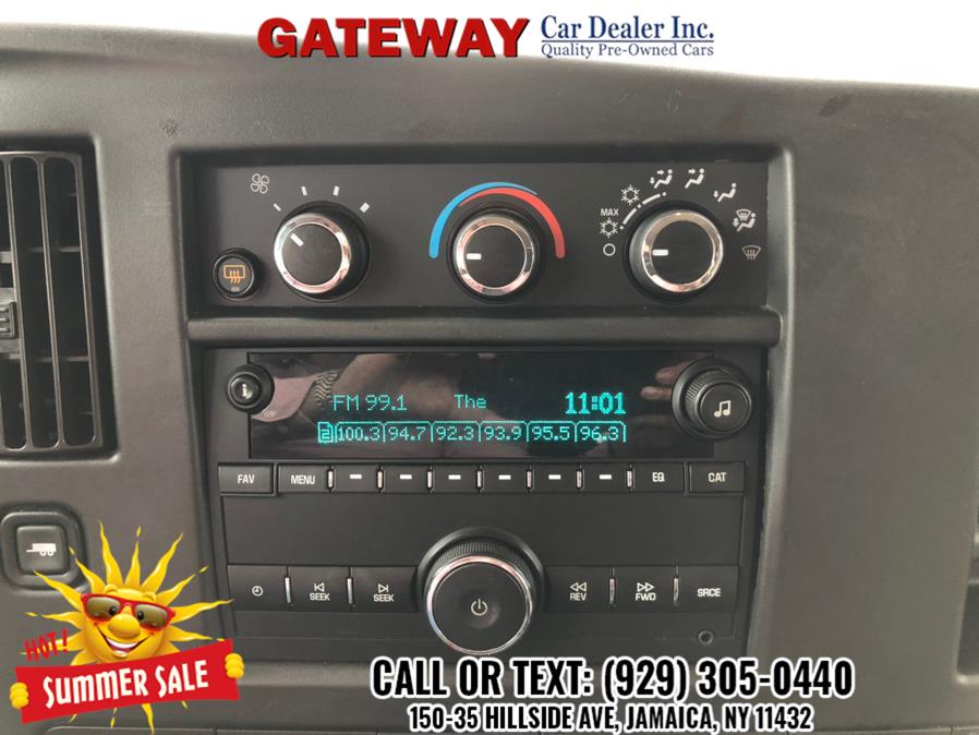 2019 Chevrolet Express Passenger LT - Photo 15