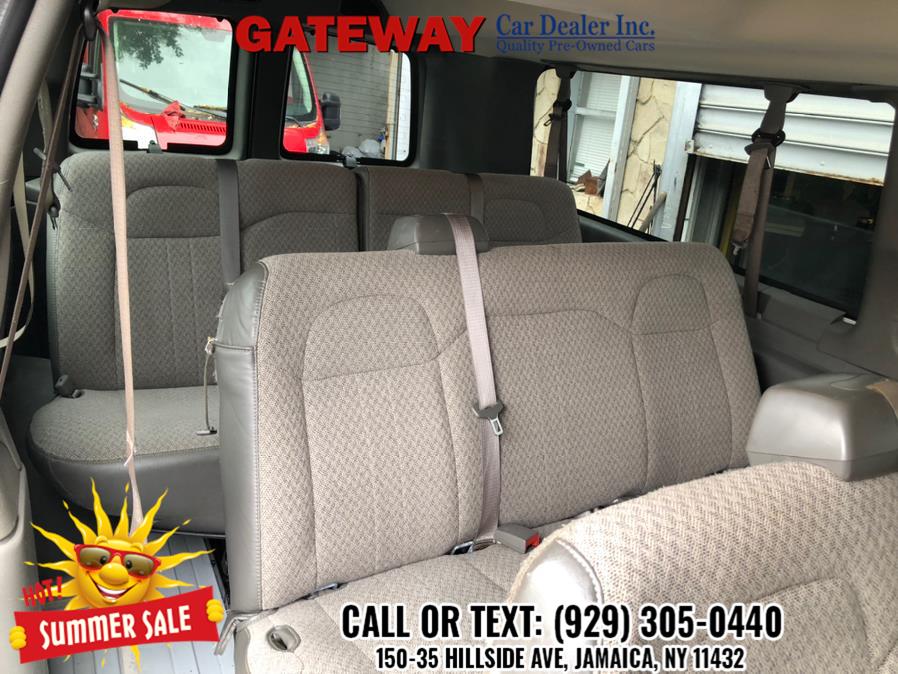 2019 Chevrolet Express Passenger LT - Photo 18