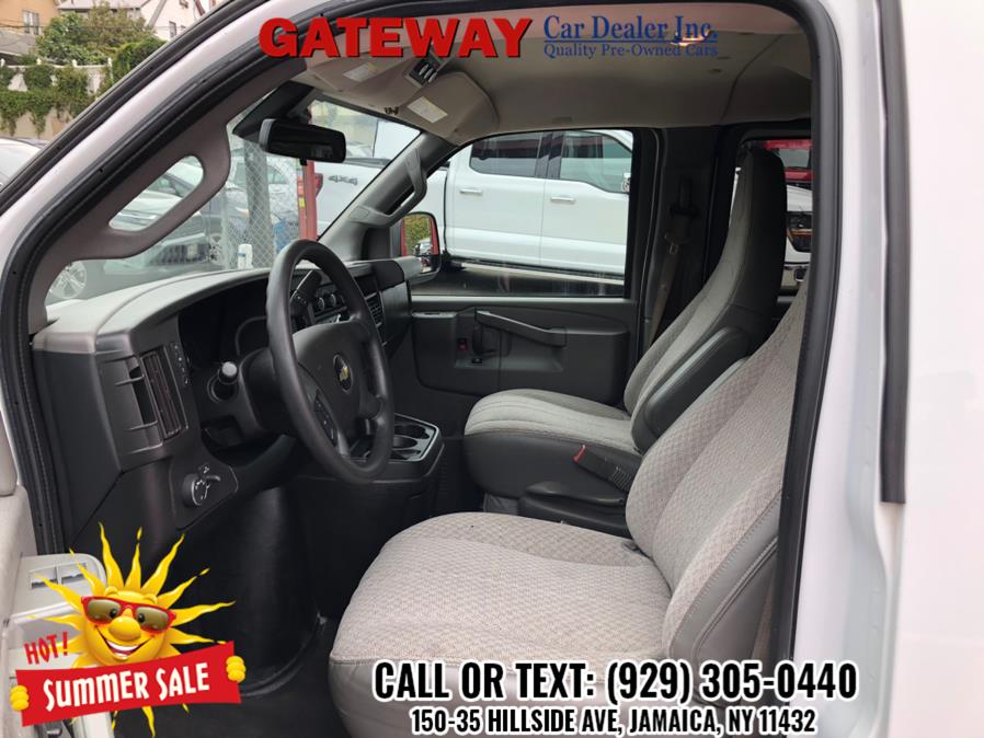 2019 Chevrolet Express Passenger LT - Photo 10