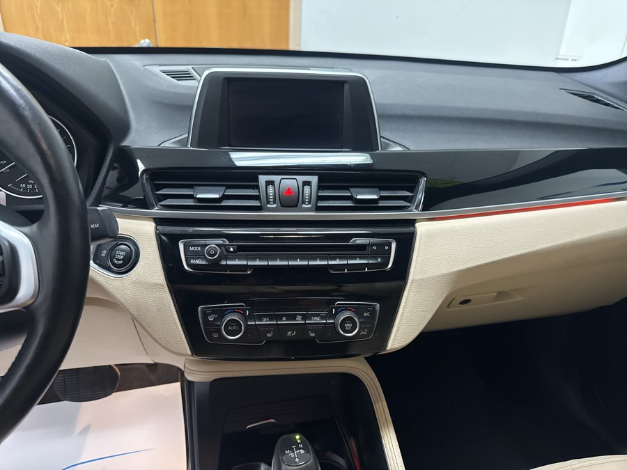 2018 BMW X1 28i - Photo 10