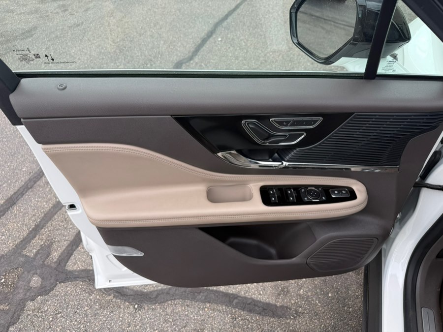 2020 Lincoln Corsair Base - Photo 12