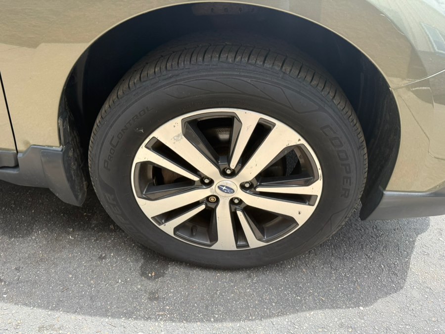 2018 Subaru Outback Limited - Photo 9