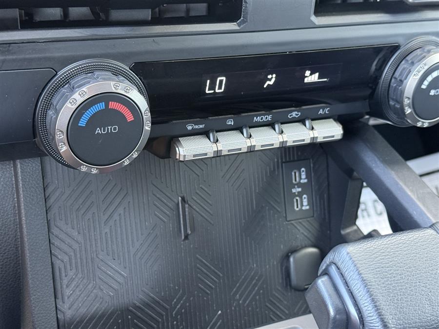 2024 Toyota Tacoma TRD Off Road - Photo 19
