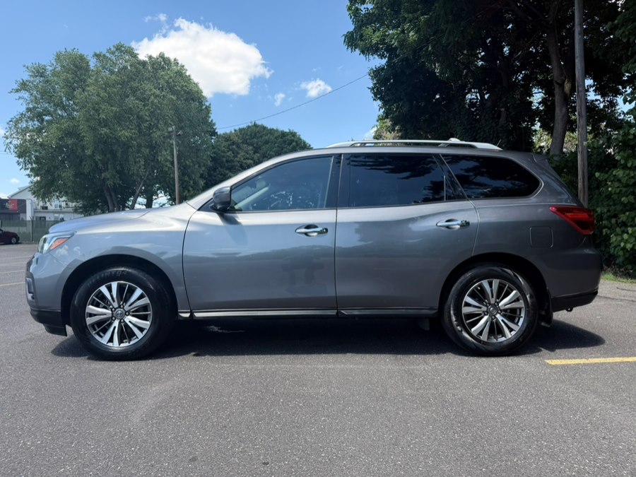 2018 Nissan Pathfinder FWD S - 2