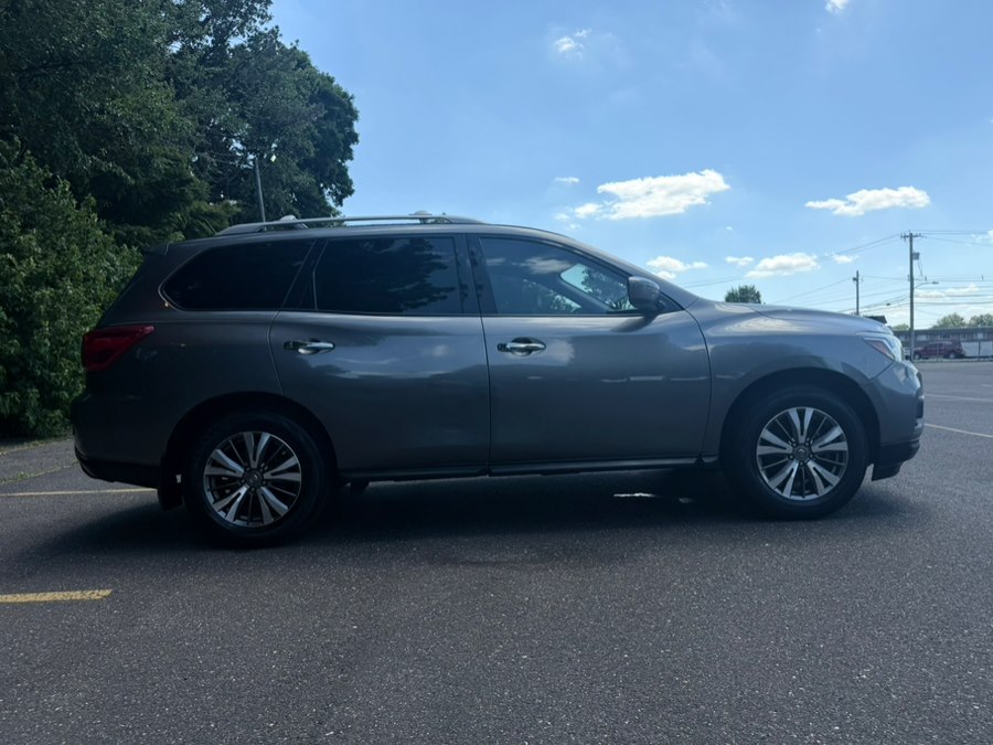 2018 Nissan Pathfinder FWD S - 6