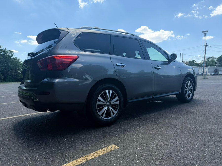 2018 Nissan Pathfinder FWD S - 5