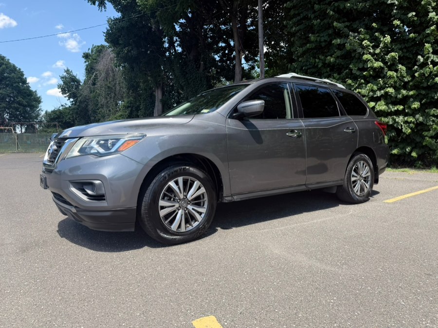 2018 Nissan Pathfinder FWD S - 1