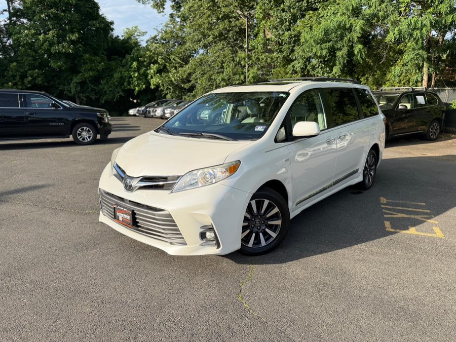 2019 Toyota Sienna XLE 7-Passenger AWD