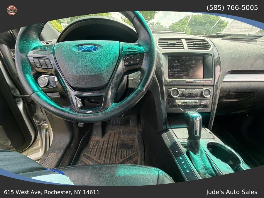 Ford Explorer photo 13