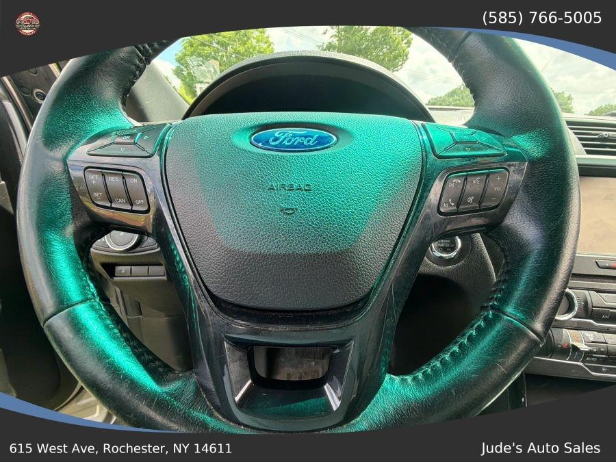 Ford Explorer photo 14