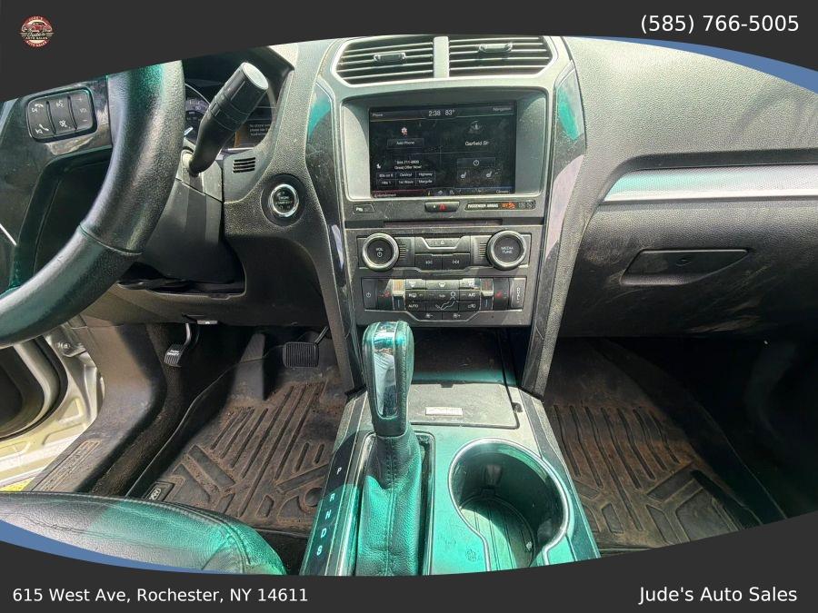 Ford Explorer photo 17