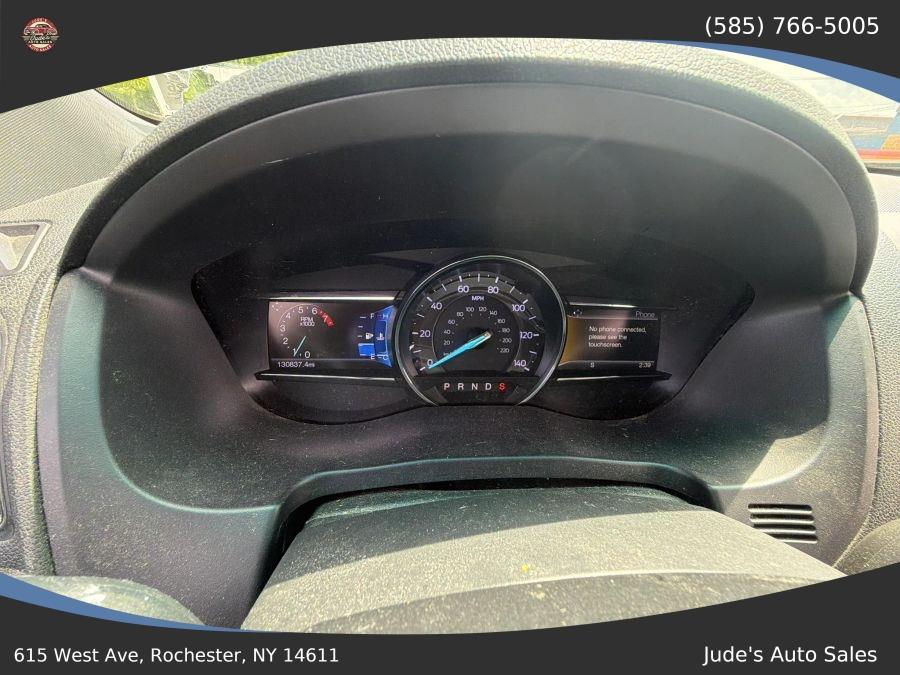 Ford Explorer photo 20