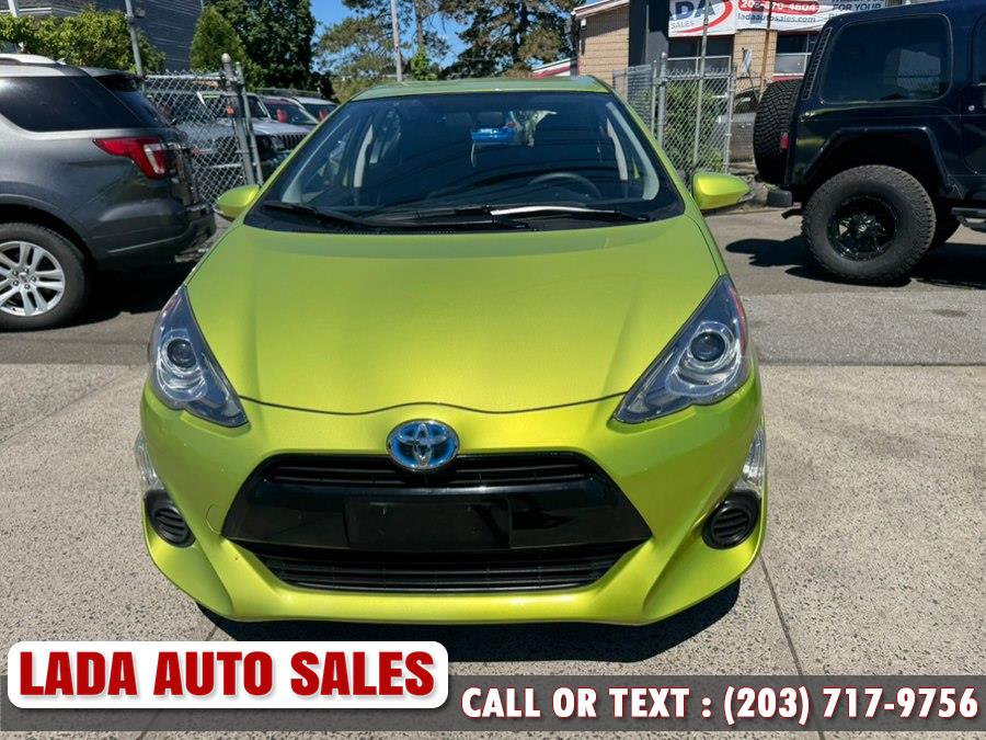 2015 Toyota Prius c Two's photo