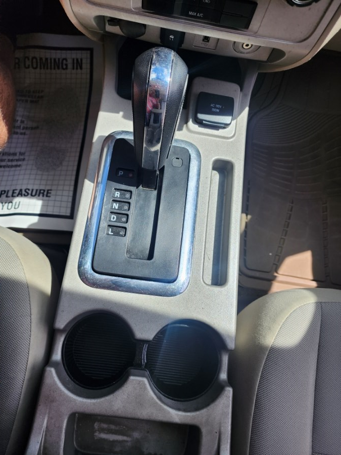2010 Ford Escape Hybrid - Photo 17