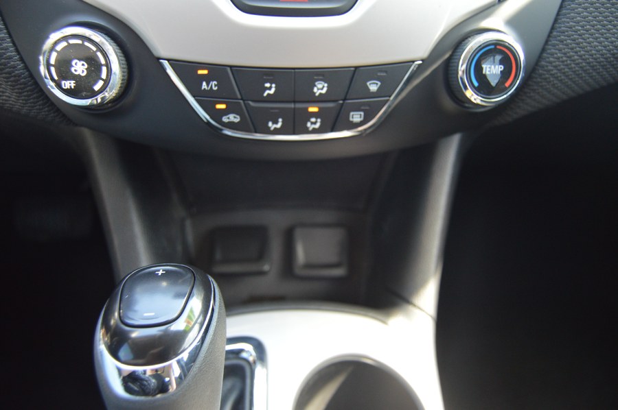 2017 Chevrolet Cruze LS - Photo 18