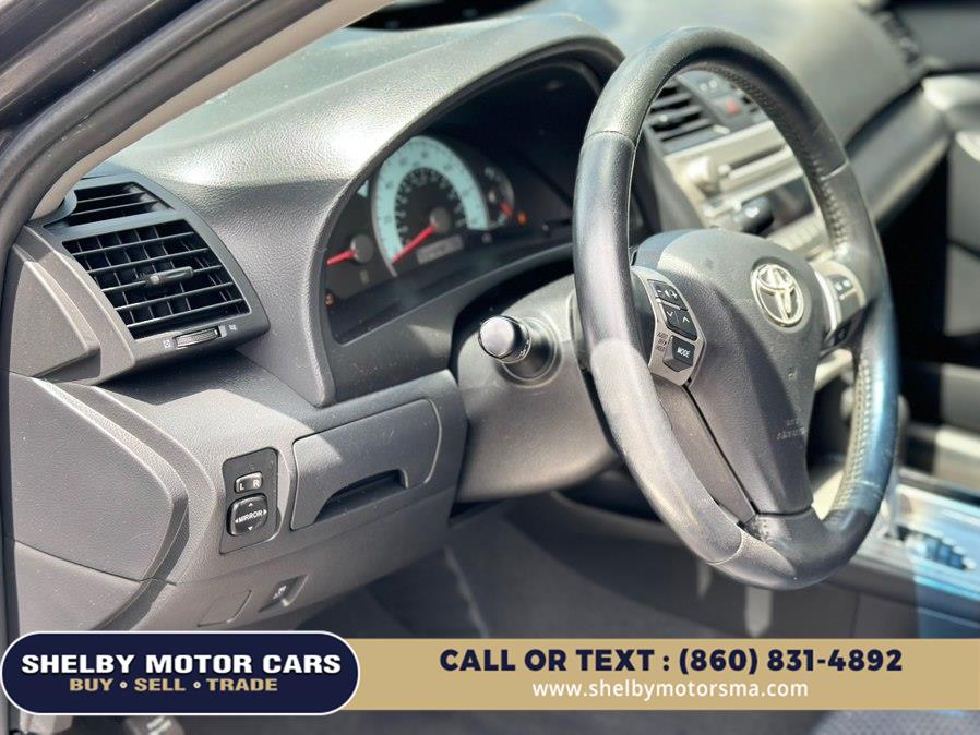 2011 Toyota Camry SE - Photo 7