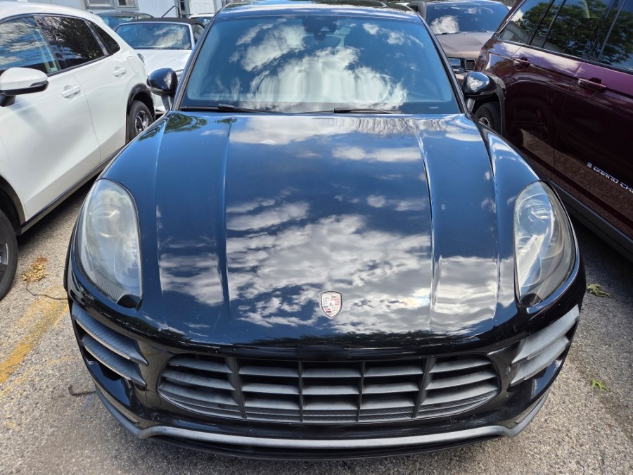 2016 Porsche Macan Turbo's photo