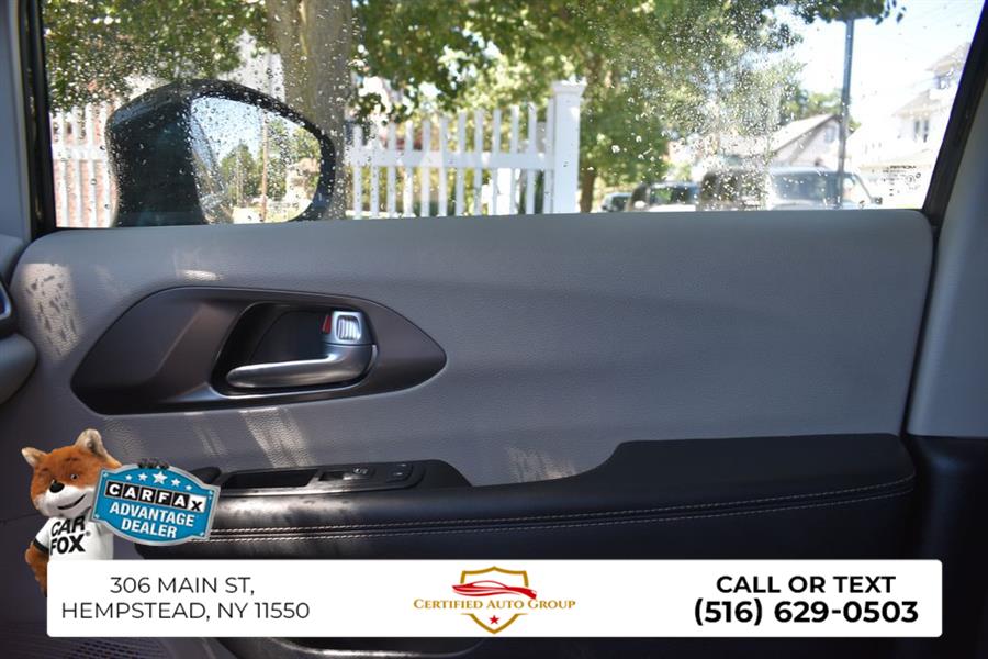 2024 Chrysler Pacifica Touring L - Photo 16