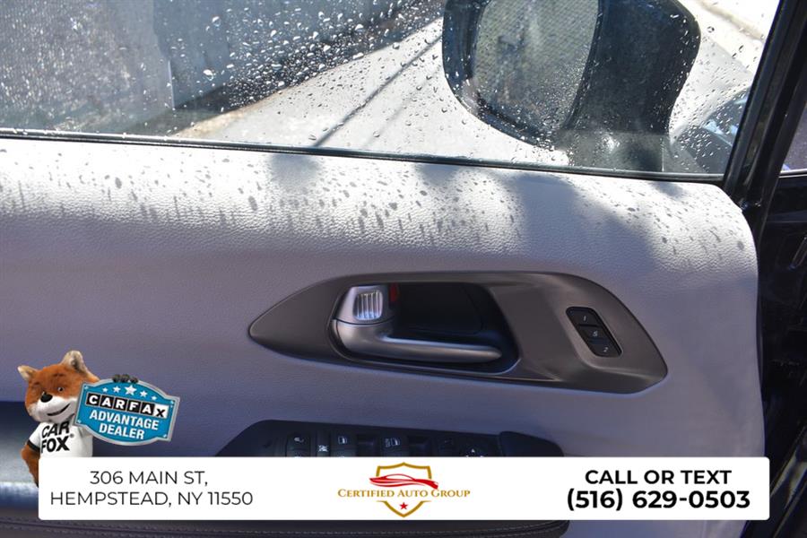 2024 Chrysler Pacifica Touring L - Photo 10
