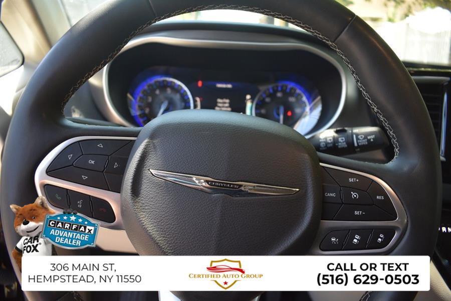 2024 Chrysler Pacifica Touring L - Photo 11