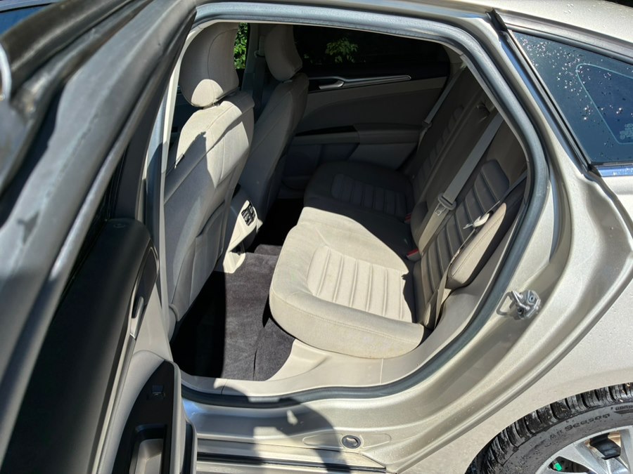 2017 Ford Fusion SE - Photo 10