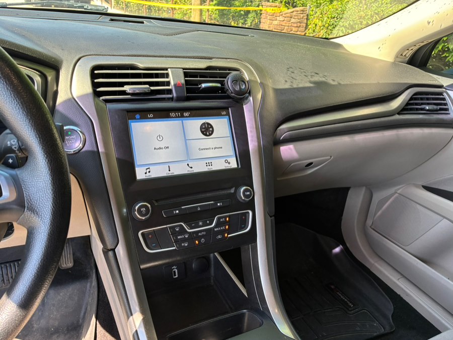 2017 Ford Fusion SE - Photo 6