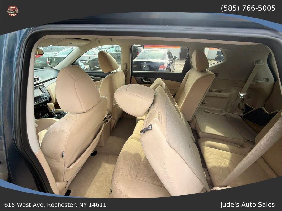 Nissan Rogue photo 11