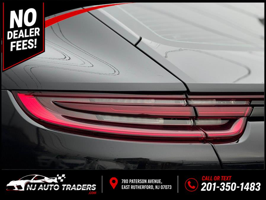 2018 Porsche Panamera 4 - Photo 9