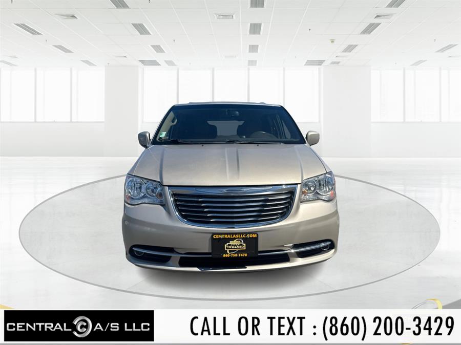 2015 Chrysler Town & Country Touring's photo