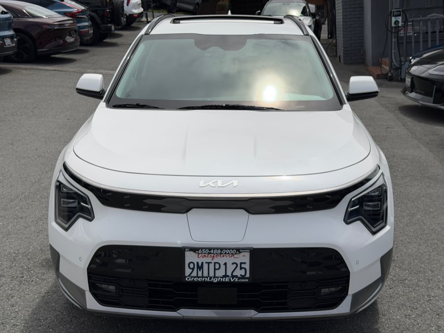 2024 Kia Niro Wave EV's photo