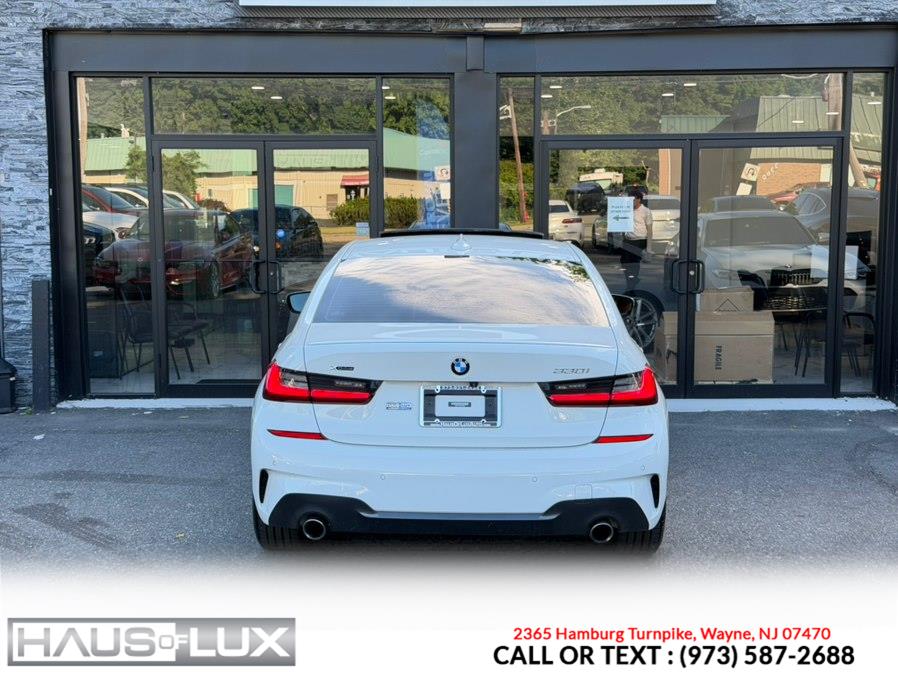 2022 BMW 3 Series 330i - Photo 18