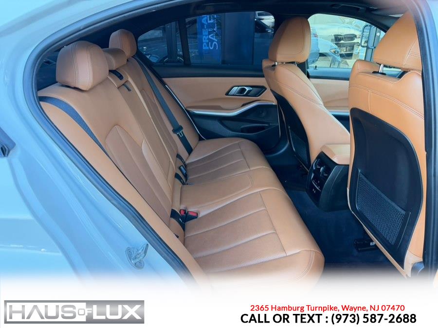 2022 BMW 3 Series 330i - Photo 16
