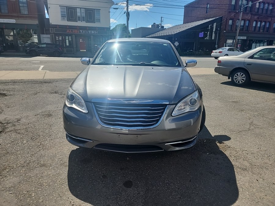 2011 Chrysler 200 Limited's photo